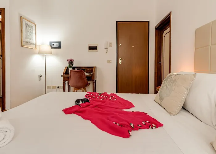 Leonardino - Sweet Dreams In Apartment *